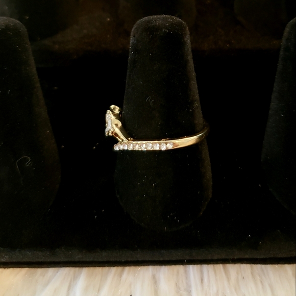 Gold Tone CZ Leaves Ring - Picture 3 of 4